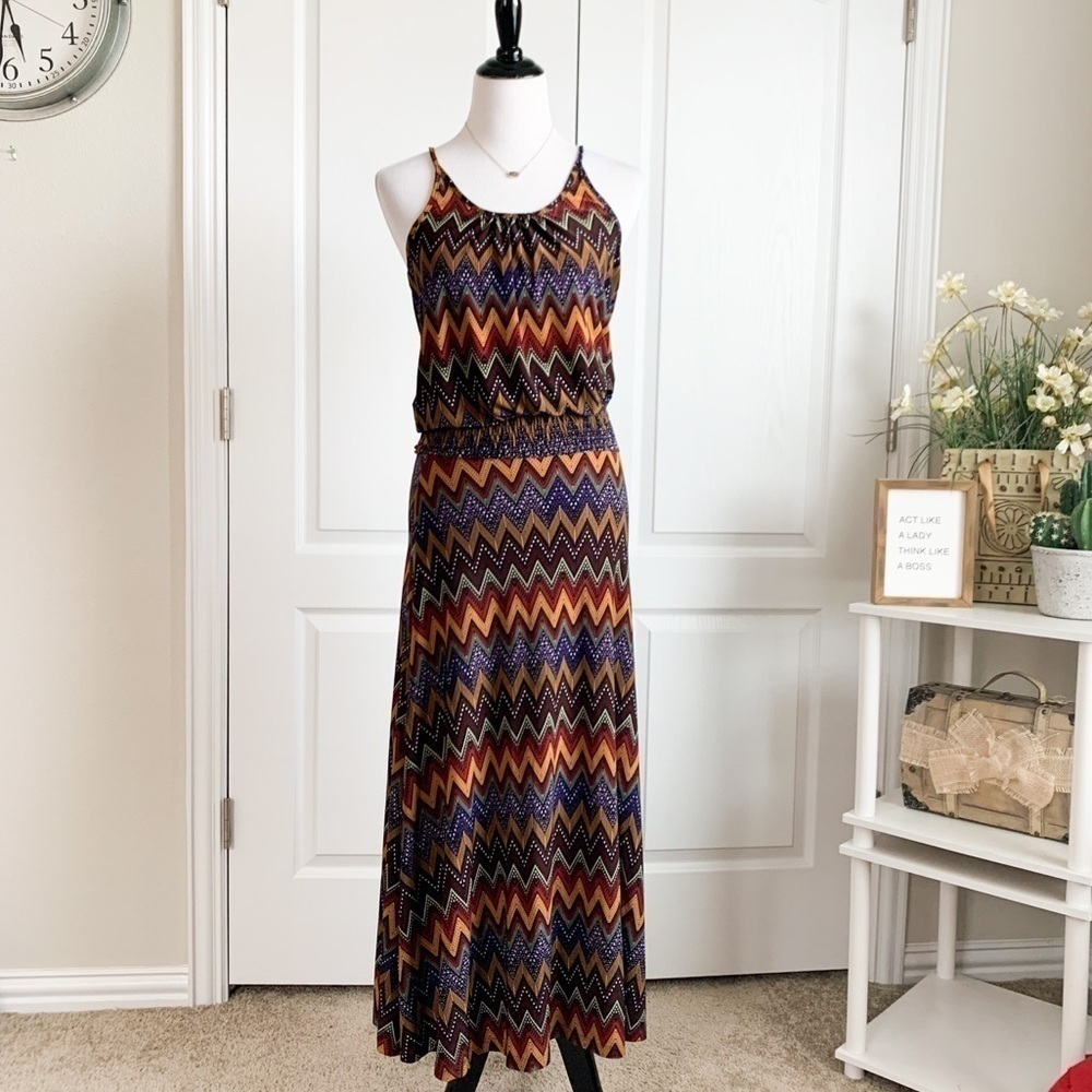 Veronicam Chevron Printed Maxi Dress